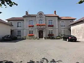 The town hall in Montzéville