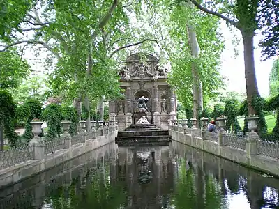 The Medici Fountain in the Jardin du Luxembourg (1630) as it looks today. The basin of water and group of sculptures were added in the nineteenth century.