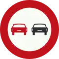 F1: motor vehicles on more than two wheels are not allowed to overtake another vehicle on more than two wheels