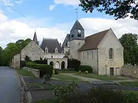 The church and chateau in Neufvy-sur-Aronde