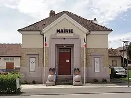 The town hall in Nonhigny