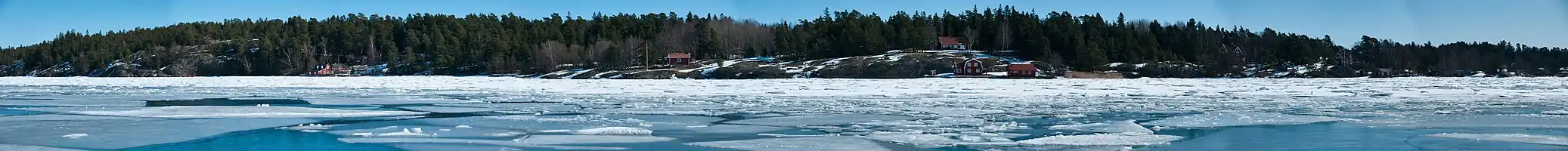 A high resolution panoramic view from Nynäshamn harbour, 2011 Spring.