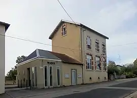 The town hall in Ognéville