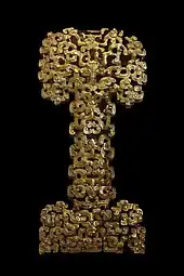 Ancient Chinese cast openwork dagger hilt, 6th–5th centuries BC, gold, British Museum