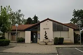 The town hall in Orliénas