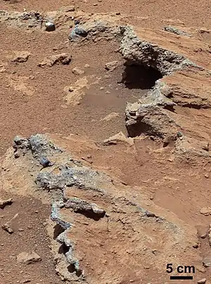 "Hottah" rock outcrop (close-up; 3D) (September 12, 2012)