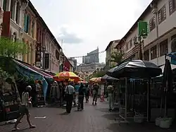 Pagoda Street is named after the Hindu temple, Sri Mariamman Temple, located on the South Bridge Road end of the street.