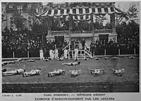 "Stretching exercise" in front of the reviewing stand at the Collège d'athlètes (1913)