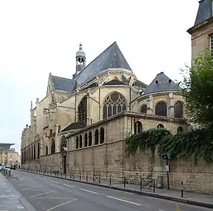 Apse at the east end