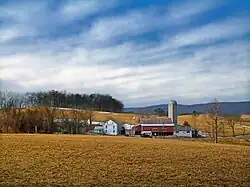 Hartspring Farms, a farm in Perry Township