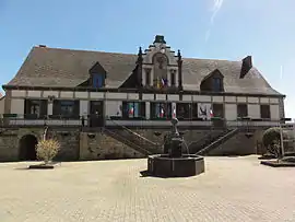 The town hall in Pionsat