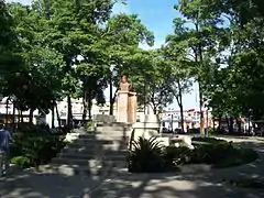 El Estudiante Square