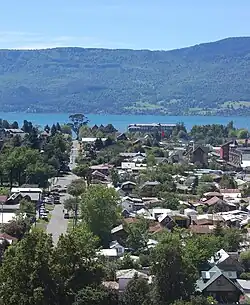 View of Pucón along Lincoyán street and Villarrica Lake