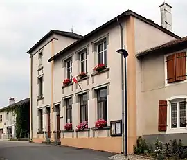 The town hall in Puzieux