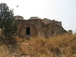 In the Crusader period, a castle called Caco or Cacho stood here, of which an 8.5m tower survives.