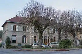 The town hall of Réaumont