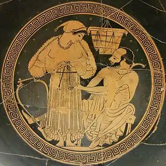 A prostitute putting on her himation in front of her client. The lyre shows that she is a musician called for a banquet. Tondo of an Attic cup with red figures . Euphronius v. 490 BC , British Museum.