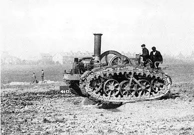 First Chain Tracked Tractor(1905, Richard Hornsby & Sons)