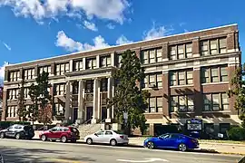 Roosevelt Intermediate School, Neo-Classical Revival style