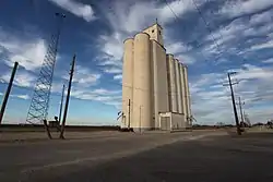 Plowboy grain elevator in Roscoe