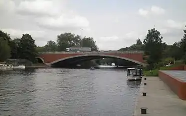 Runnymede Bridge, Surrey (opened 1961)