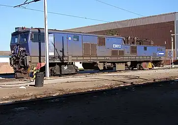 No. E9012 on workshop bogies during servicing, Saldanha, 26 July 2009