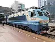 SS8-0228 in Guangzhou East railway station