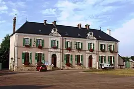 The town hall in Sainpuits