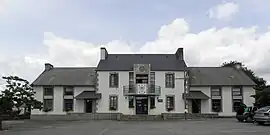 The town hall in Saint-Coulitz