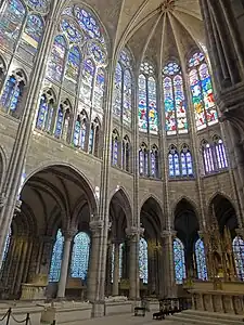 Rayonnant windows of clerestory and triforium, Early Gothic below