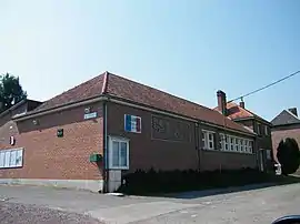 The town hall and school in Saint-Léger-lès-Authie