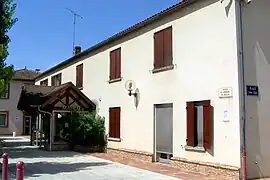 The town hall in Sainte-Bazeille