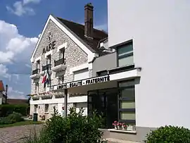 The town hall in Samoreau