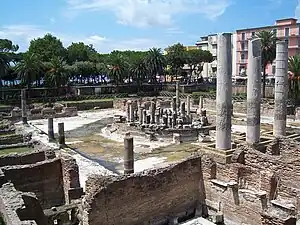 The macellum at Pozzuoli. A tholos can be seen in the centre.