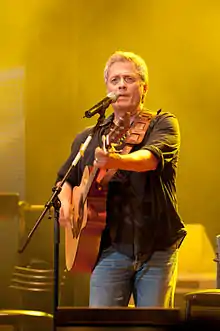 Shlomo Artzi in concert in Caesarea, 2010