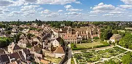 A panoramic view of Souvigny with the priori