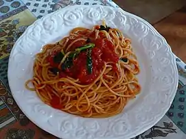 Spaghetti pomodoro e basilico