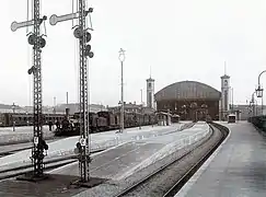 Platforms of the Stettiner Bahnhof leading into the main hall, 1903.