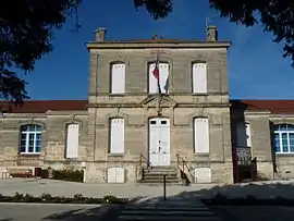 The town hall in Saint-Paul