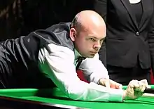 Stuart Bingham playing a shot