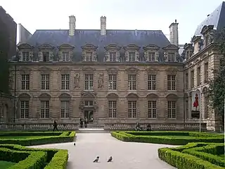 Nord façade, facing the garden,