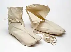 Cloth tabi with ties, early 1900s