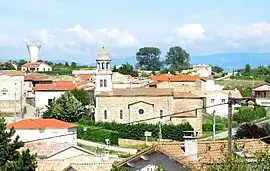 The church and surrounding buildings in Talencieux