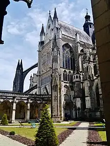 Additional buttresses on the north transept