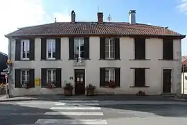 The town hall in Trépot