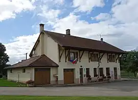 The town hall in Uxelles