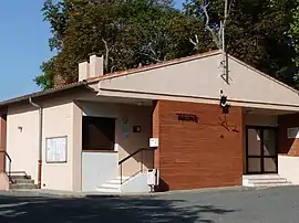 The town hall in Vallègue