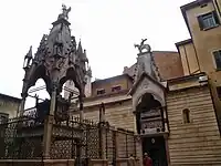 Mastino II's tomb on the left, Cangrande I's to the right.