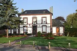 The town hall in Vieux-Manoir