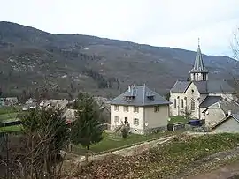 The church and surrounding buildings in Saint-Jean-de-Couz